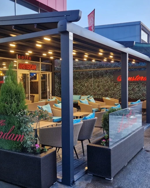 Caffe Amsterdam uz samu stanicu u Brčkom